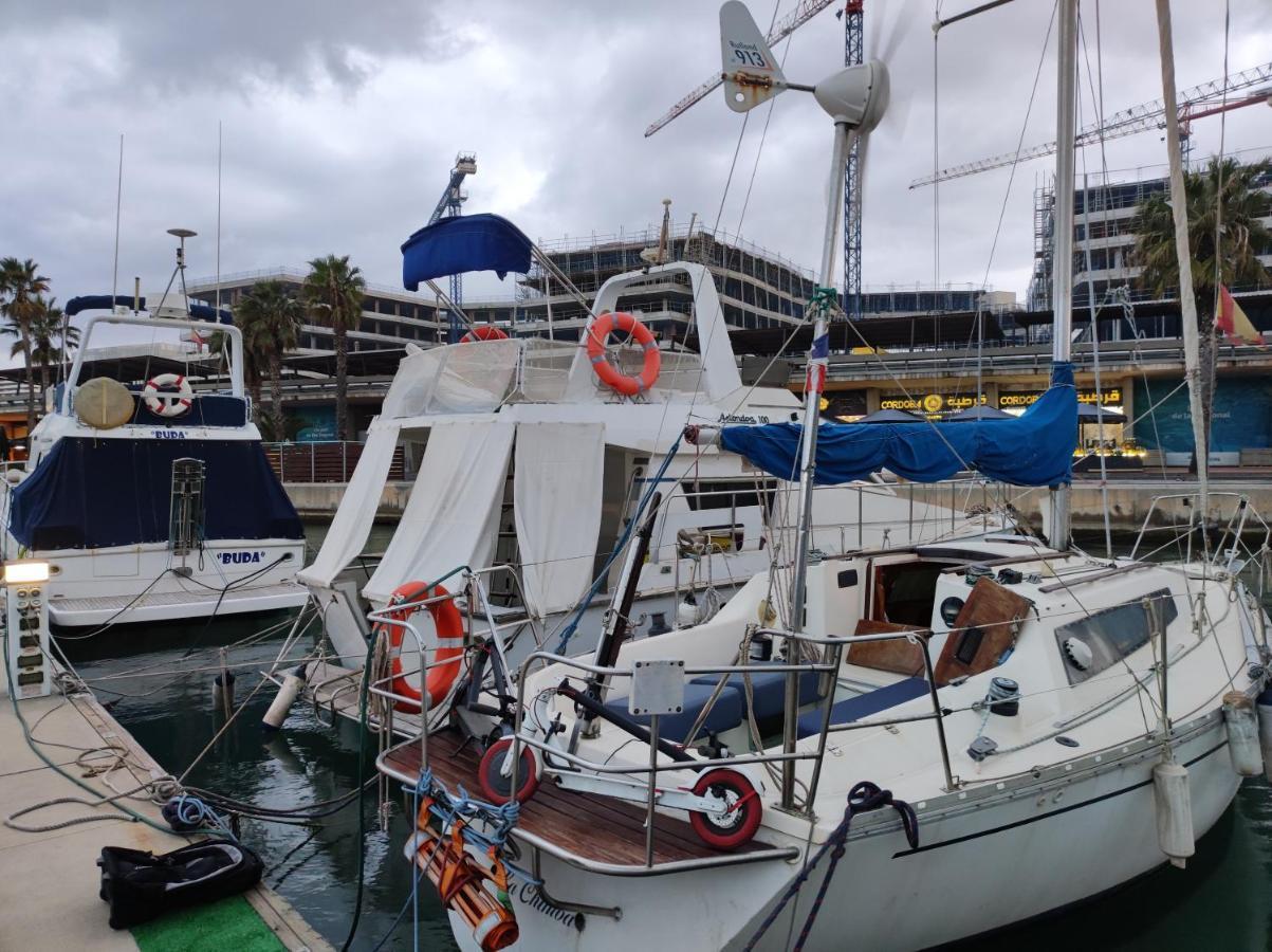 Sleep On A Sailing Boat Barcelona Hotel Sant Adria de Besos Exterior foto