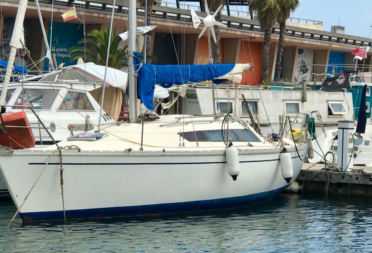 Sleep On A Sailing Boat Barcelona Hotel Sant Adria de Besos Exterior foto